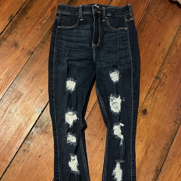 Hollister Denim Ripped Jeans - Picture 2 of 3
